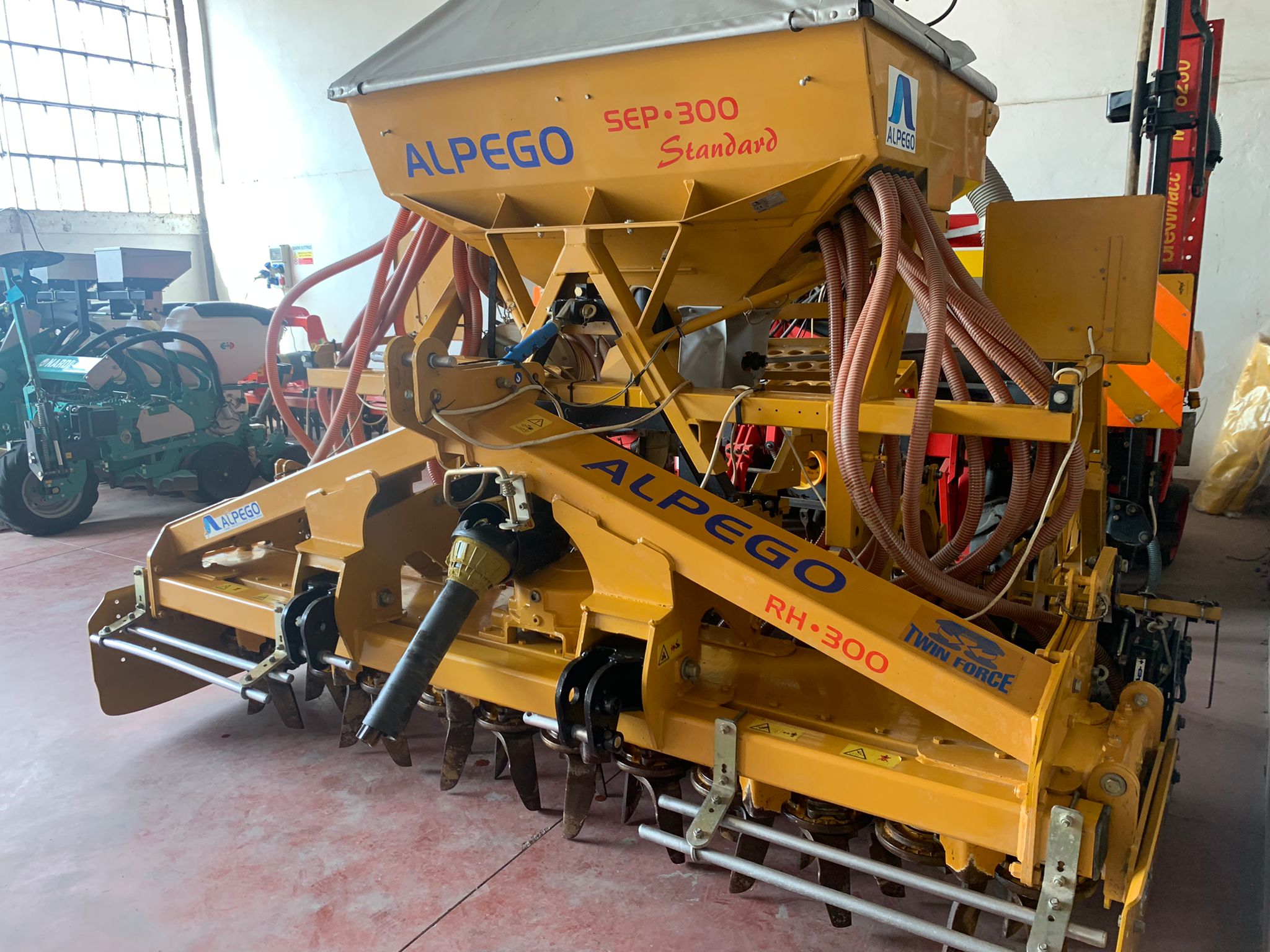 attrezzi agricoli Seminatrice Alpego
